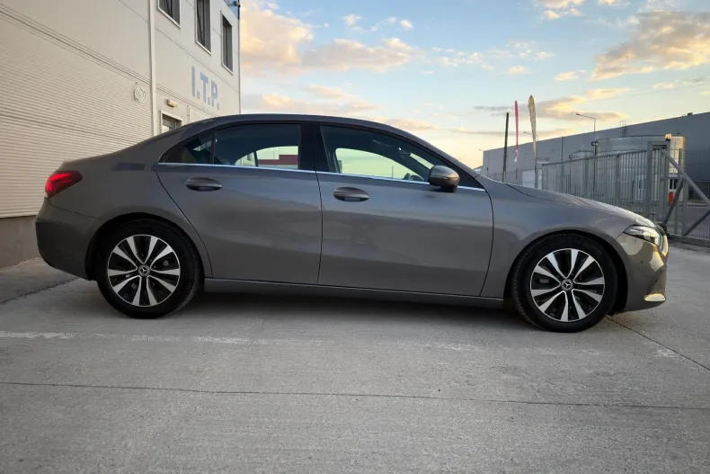 Mercedes-Benz A 180 (Clasa A) din 2021 cu 107.733 km - oferta MER227285 - foto 36