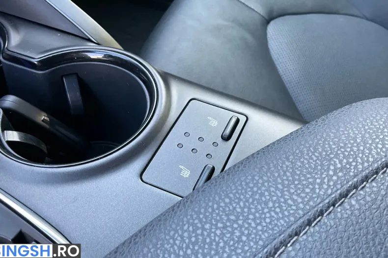 Toyota Camry din 2021 cu 109.717 km - oferta TOY227306 - foto 35