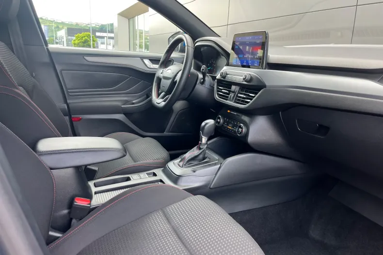 Ford Focus din 2022 cu 46.650 km - oferta FOR227310 - foto 4