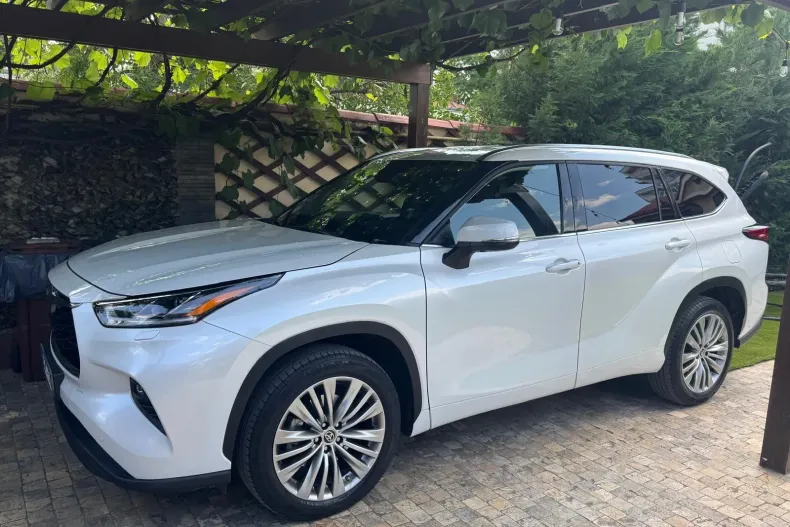 Toyota Highlander din 2022 cu 41.821 km - oferta TOY227311 - foto 1
