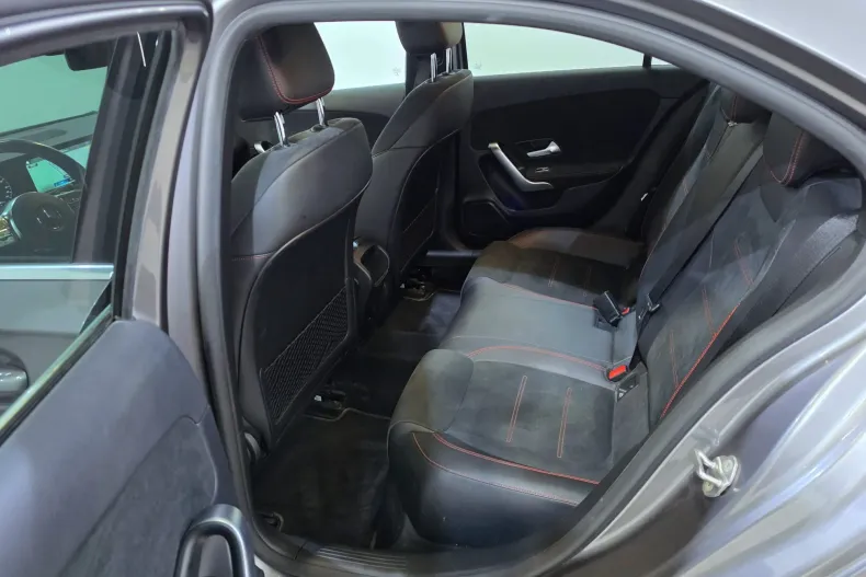 Mercedes-Benz A 250 (Clasa A) din 2022 cu 134.803 km - oferta MER227330 - foto 11
