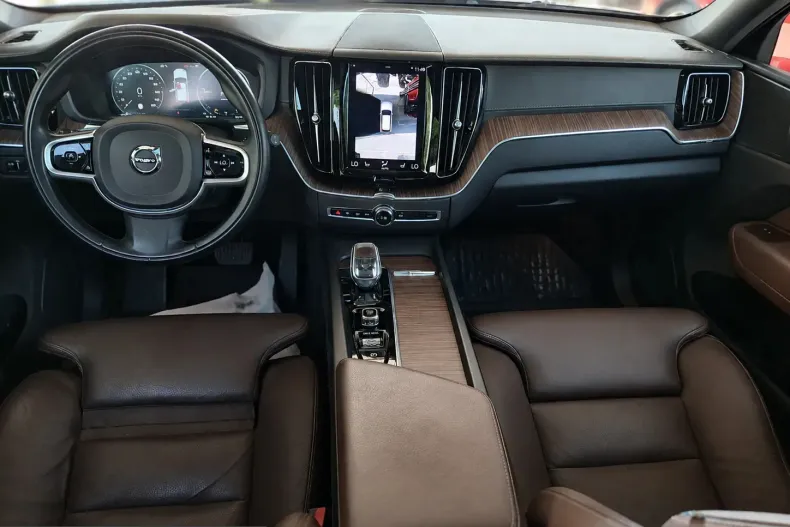 Volvo XC60 din 2021 cu 51.091 km - oferta VOL227340 - foto 3