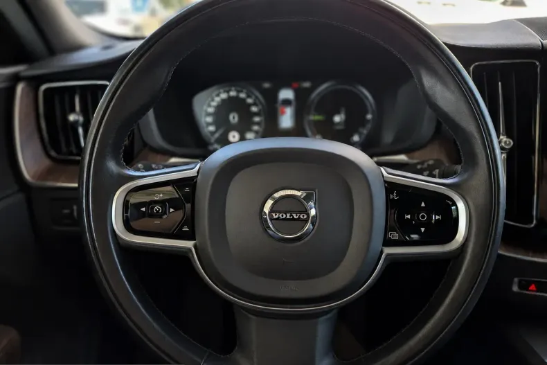 Volvo XC60 din 2021 cu 51.091 km - oferta VOL227340 - foto 11