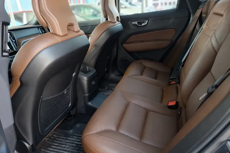 Volvo XC60 din 2021 cu 51.091 km - oferta VOL227340 - foto 18