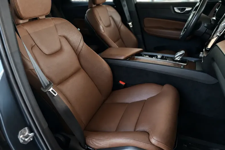 Volvo XC60 din 2021 cu 51.091 km - oferta VOL227340 - foto 21
