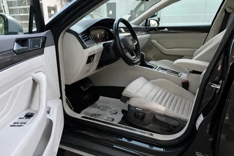 Volkswagen Passat Alltrack din 2022 cu 147.458 km - oferta VOL227341 - foto 22