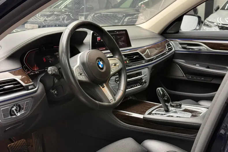 BMW 740d (Seria 7) din 2020 cu 82.954 km - oferta BMW227348 - foto 7