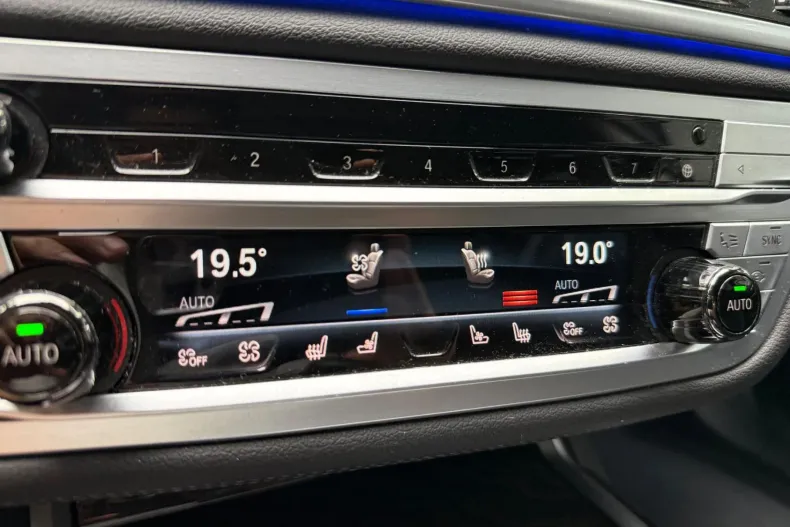 BMW 740d (Seria 7) din 2020 cu 82.954 km - oferta BMW227348 - foto 34