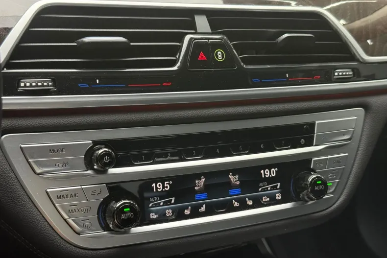 BMW 740d (Seria 7) din 2020 cu 82.954 km - oferta BMW227348 - foto 38