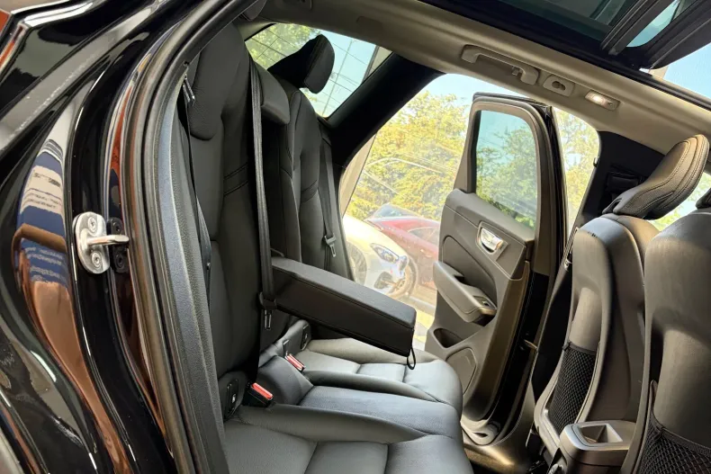 Volvo XC60 din 2023 cu 179.900 km - oferta VOL227352 - foto 7