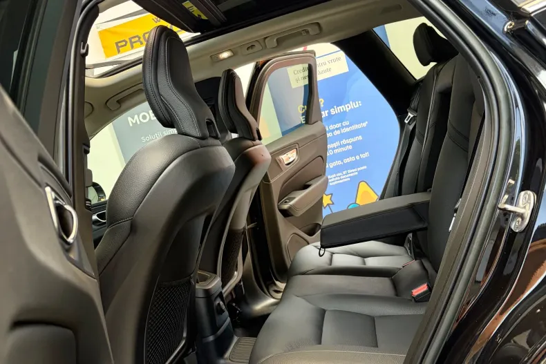 Volvo XC60 din 2023 cu 179.900 km - oferta VOL227352 - foto 8