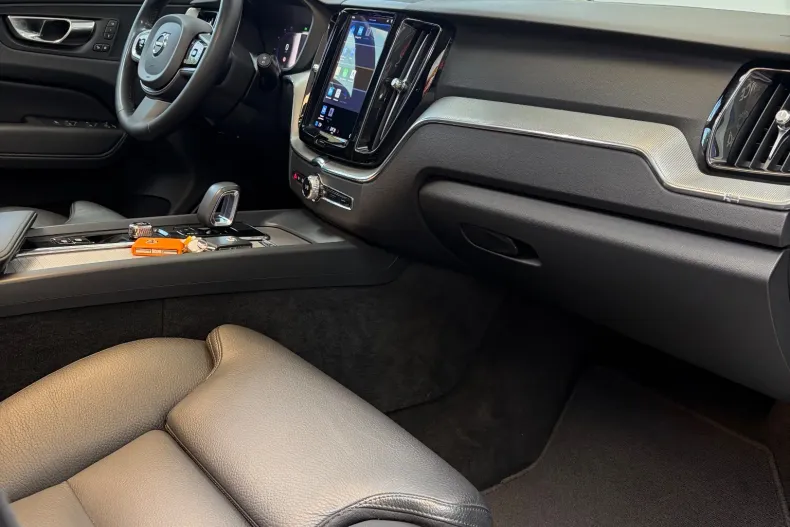 Volvo XC60 din 2023 cu 179.900 km - oferta VOL227352 - foto 12