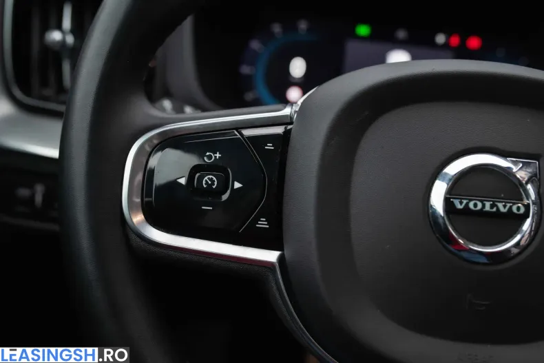 Volvo XC60 din 2021 cu 129.870 km - oferta VOL227362 - foto 19