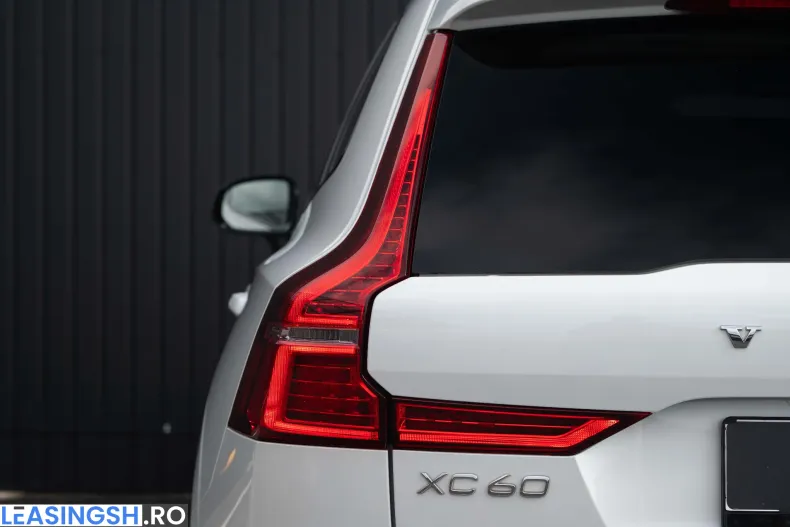 Volvo XC60 din 2023 cu 125.178 km - oferta VOL227364 - foto 12