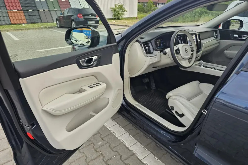 Volvo XC60 din 2024 cu 24.500 km - oferta VOL227374 - foto 12