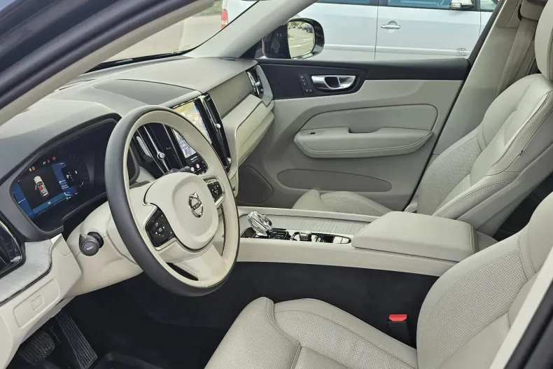 Volvo XC60 din 2024 cu 24.500 km - oferta VOL227374 - foto 13