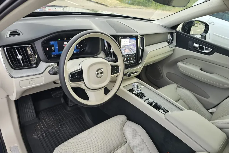 Volvo XC60 din 2024 cu 24.500 km - oferta VOL227374 - foto 14