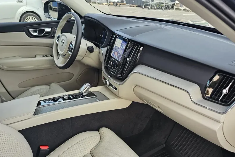 Volvo XC60 din 2024 cu 24.500 km - oferta VOL227374 - foto 16
