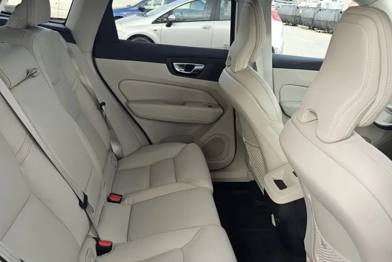 Volvo XC60 din 2024 cu 24.500 km - oferta VOL227374 - foto 19