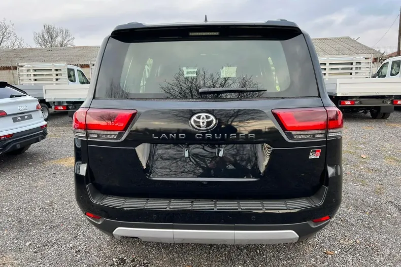 Toyota Land Cruiser 300 din 2026 cu 10 km - oferta TOY227381 - foto 3