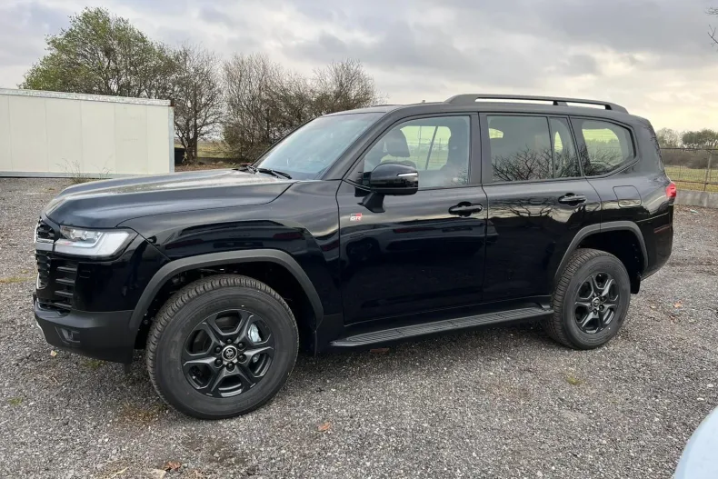 Toyota Land Cruiser 300 din 2026 cu 10 km - oferta TOY227381 - foto 5