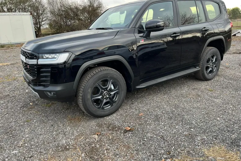 Toyota Land Cruiser 300 din 2026 cu 10 km - oferta TOY227381 - foto 6