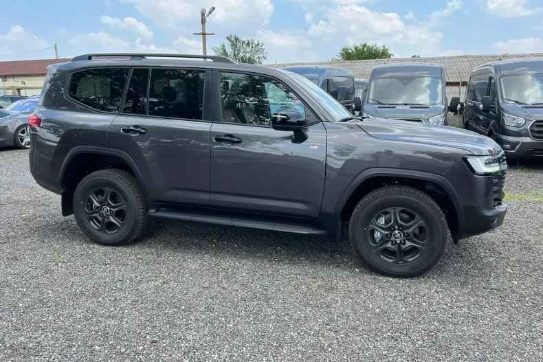 Toyota Land Cruiser 300 din 2026 cu 10 km - oferta TOY227382 - foto 6