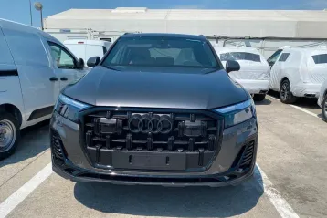 Audi Q7 din 2024 - oferta AUD227385