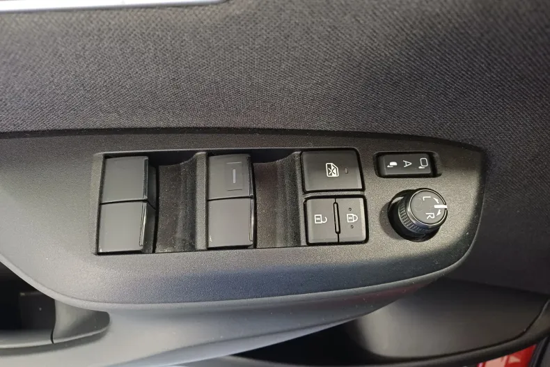 Toyota Yaris Cross din 2025 cu 14.965 km - oferta TOY227399 - foto 7