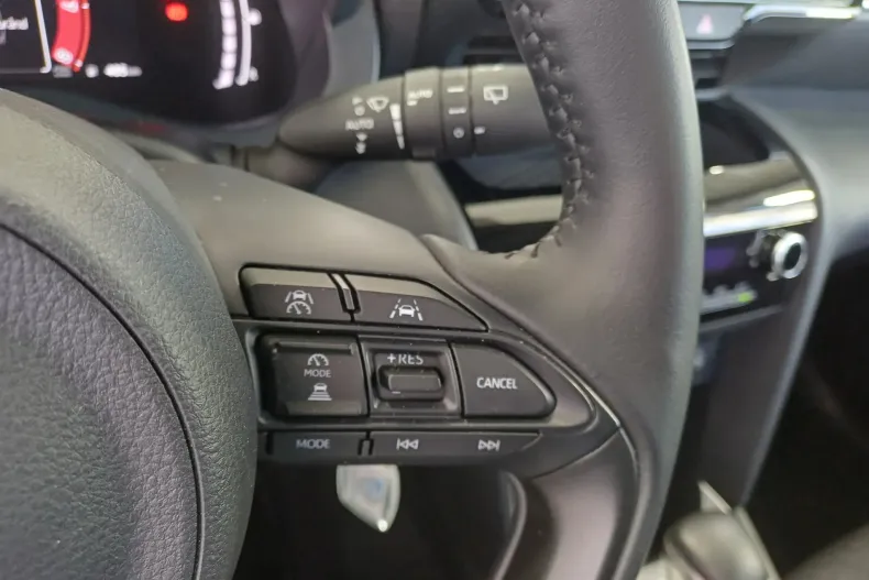 Toyota Yaris Cross din 2025 cu 14.965 km - oferta TOY227399 - foto 12
