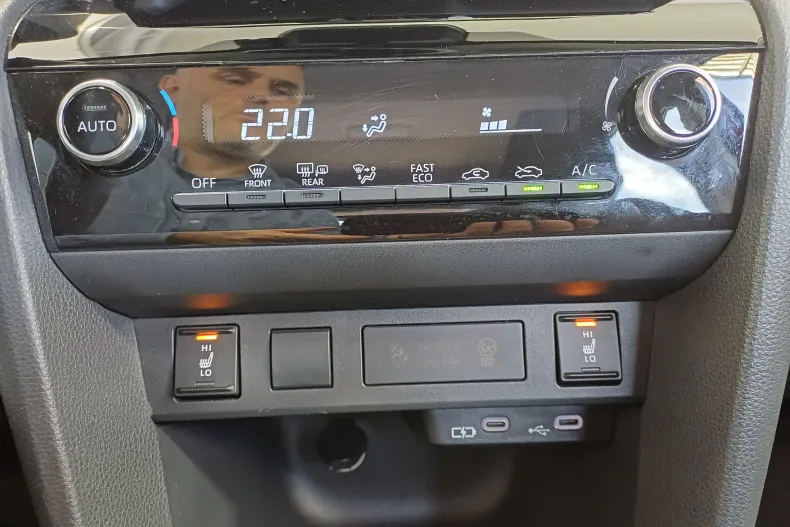 Toyota Yaris Cross din 2025 cu 14.965 km - oferta TOY227399 - foto 16