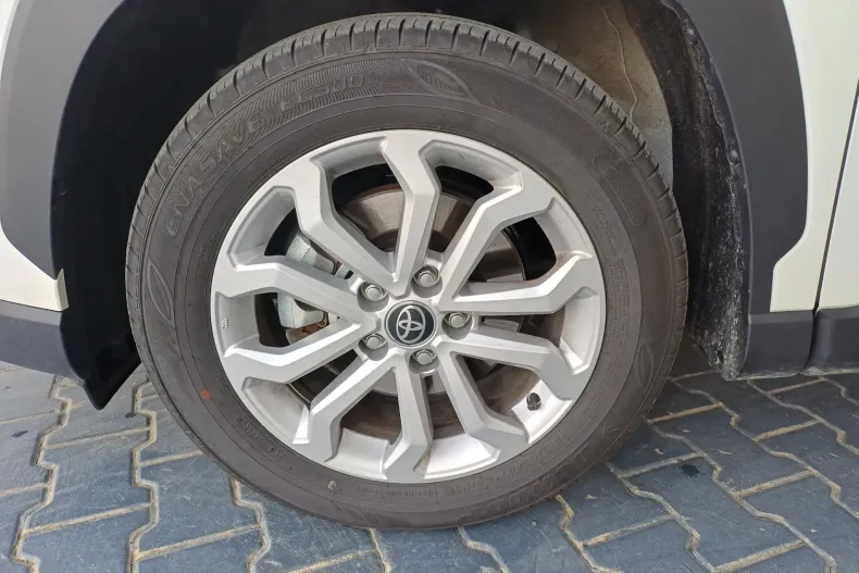 Toyota Corolla Cross din 2025 cu 13.940 km - oferta TOY227400 - foto 4