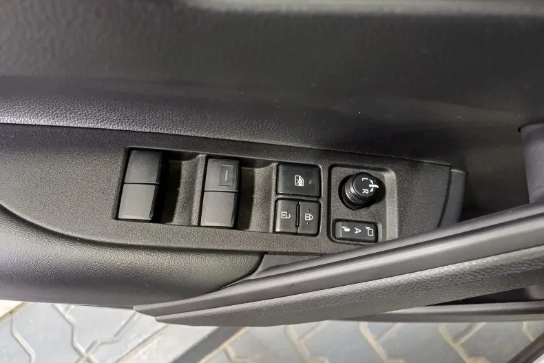 Toyota Corolla Cross din 2025 cu 13.940 km - oferta TOY227400 - foto 9
