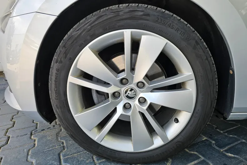 Skoda Superb din 2021 cu 124.744 km - oferta SKO227403 - foto 4