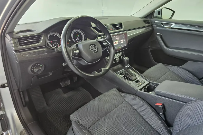 Skoda Superb din 2021 cu 124.744 km - oferta SKO227403 - foto 8