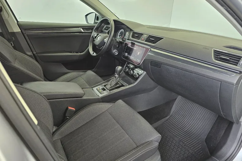 Skoda Superb din 2021 cu 124.744 km - oferta SKO227403 - foto 33