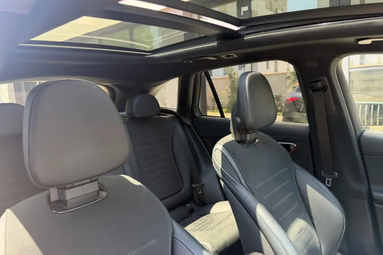 Mercedes-Benz GLC (Clasa GLC) din 2023 cu 30.362 km - oferta MER227407 - foto 8