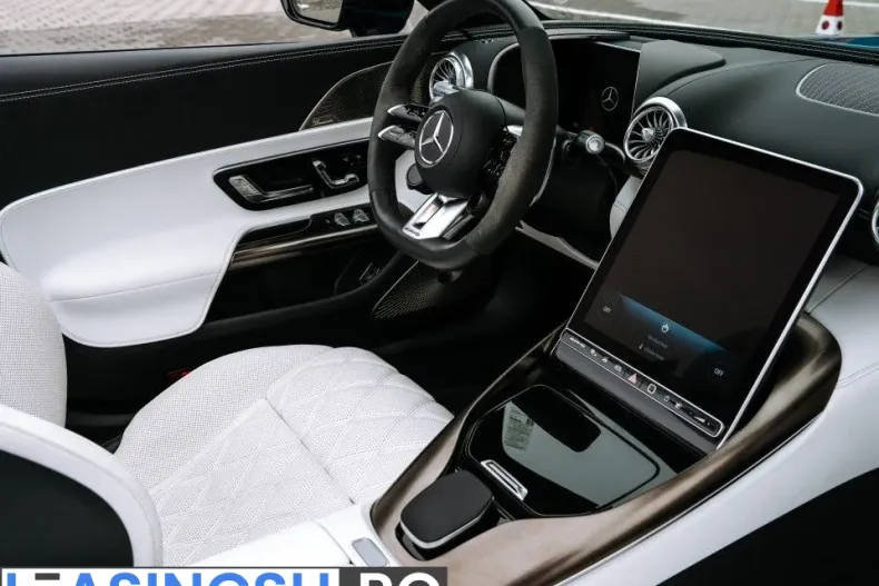 Mercedes-Benz SL 63 AMG (Clasa SL) din 2023 cu 7.500 km - oferta MER227433 - foto 13