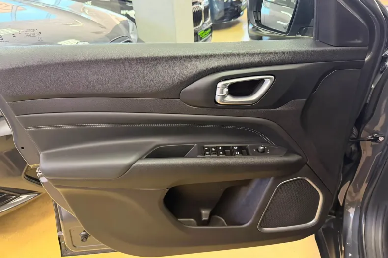 Jeep Compass din 2023 cu 93.747 km - oferta JEE227448 - foto 14