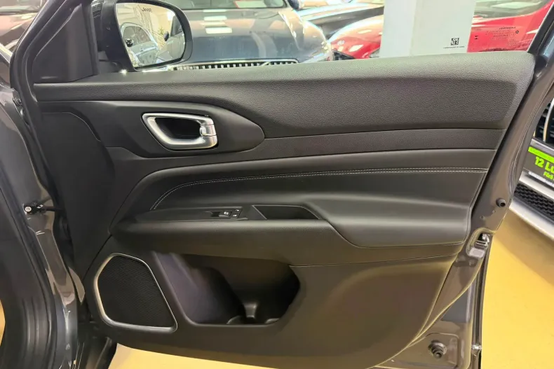 Jeep Compass din 2023 cu 93.747 km - oferta JEE227448 - foto 17
