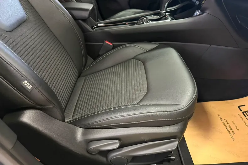 Jeep Compass din 2023 cu 93.747 km - oferta JEE227448 - foto 18