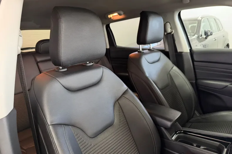 Jeep Compass din 2023 cu 93.747 km - oferta JEE227448 - foto 19
