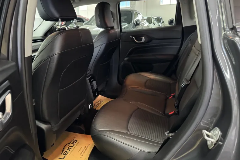 Jeep Compass din 2023 cu 100.500 km - oferta JEE227449 - foto 19