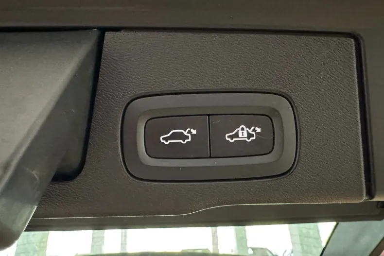 Volvo XC60 din 2021 cu 110.497 km - oferta VOL227451 - foto 12
