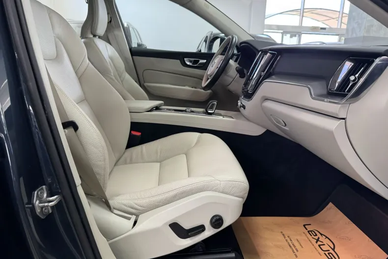 Volvo XC60 din 2021 cu 110.497 km - oferta VOL227451 - foto 19