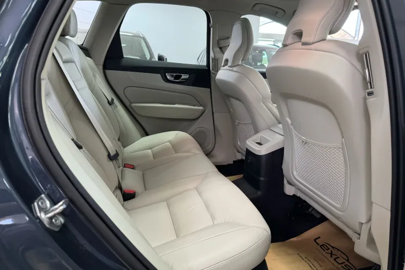 Volvo XC60 din 2021 cu 110.497 km - oferta VOL227451 - foto 21