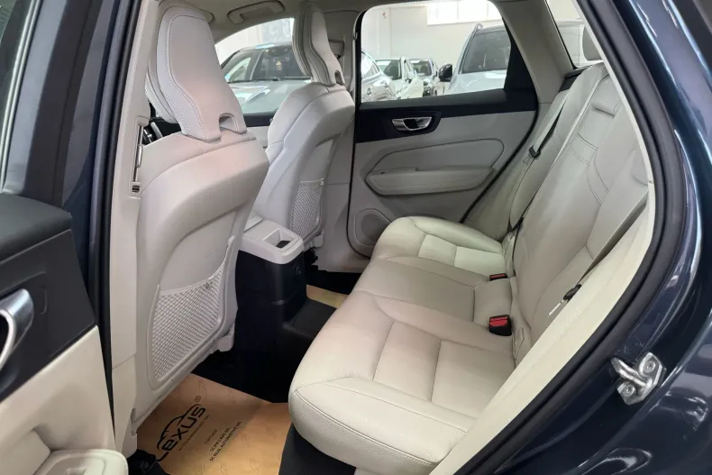 Volvo XC60 din 2021 cu 110.497 km - oferta VOL227451 - foto 23