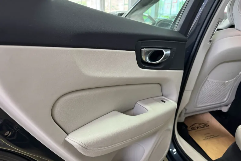 Volvo XC60 din 2021 cu 110.497 km - oferta VOL227451 - foto 24