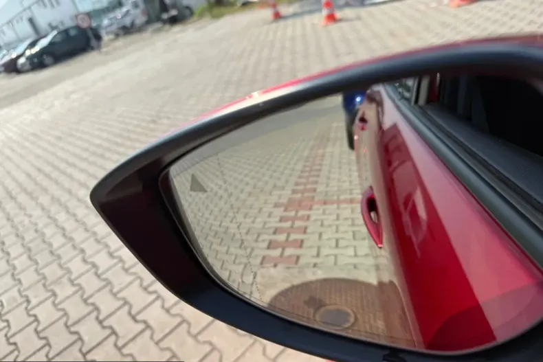 Mazda 3 din 2025 cu 7.049 km - oferta MAZ227468 - foto 9