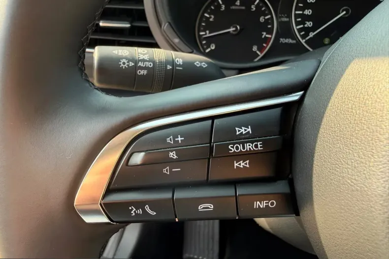 Mazda 3 din 2025 cu 7.049 km - oferta MAZ227468 - foto 12